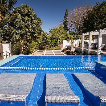 Готель T House Tagaytay City Екстер'єр фото
