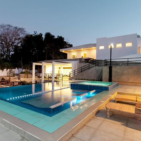 Готель T House Tagaytay City Екстер'єр фото